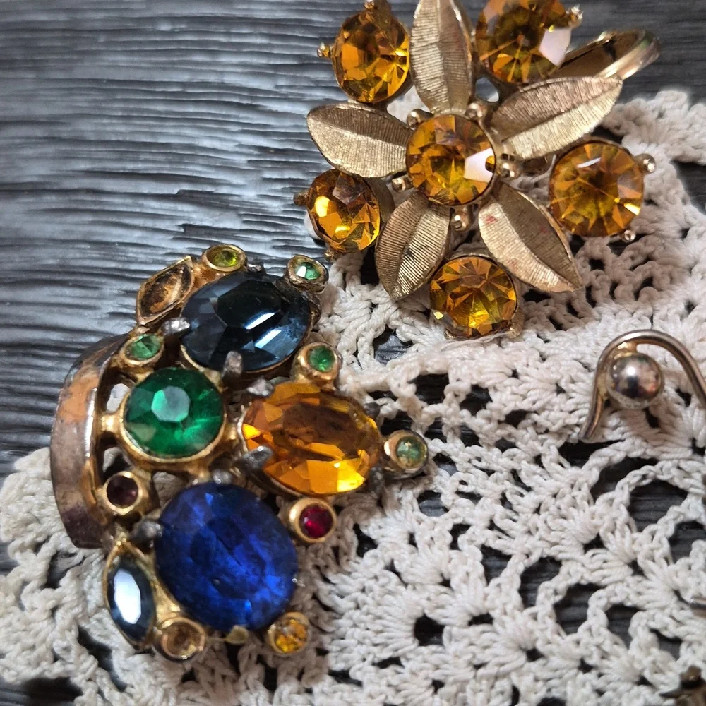 Assorted Women’s Decorative Brooch - Multi-Color Rhinestone & Cameo Cluster - Picture 6 of 8